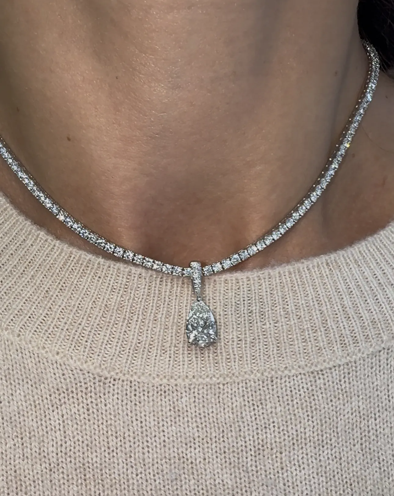 Necklace direction